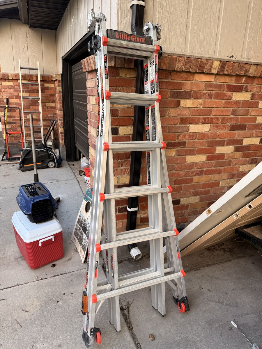 Little Giant Leveler 26-foot Multi-Position Ladder - Model 16506T-803, 300 lbs Capacity