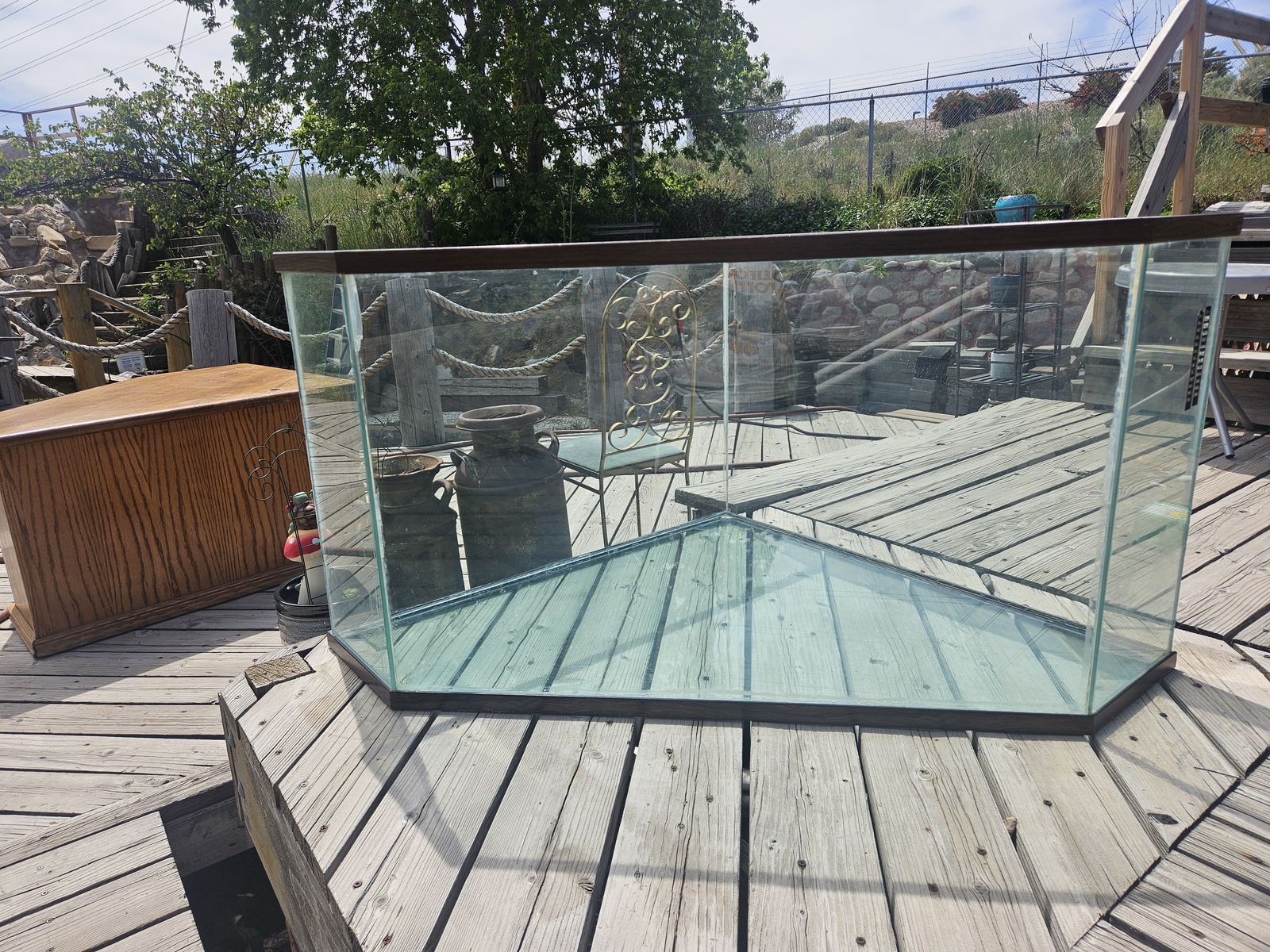 Large Tank & Stand