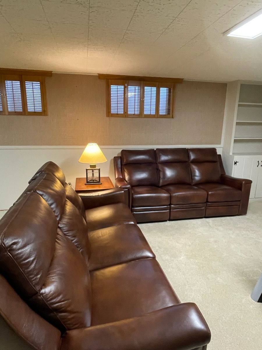 Leather recliner sofas