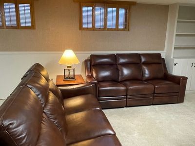 Leather recliner sofas