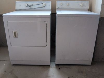 Maytag Washer and Dryer Set in White