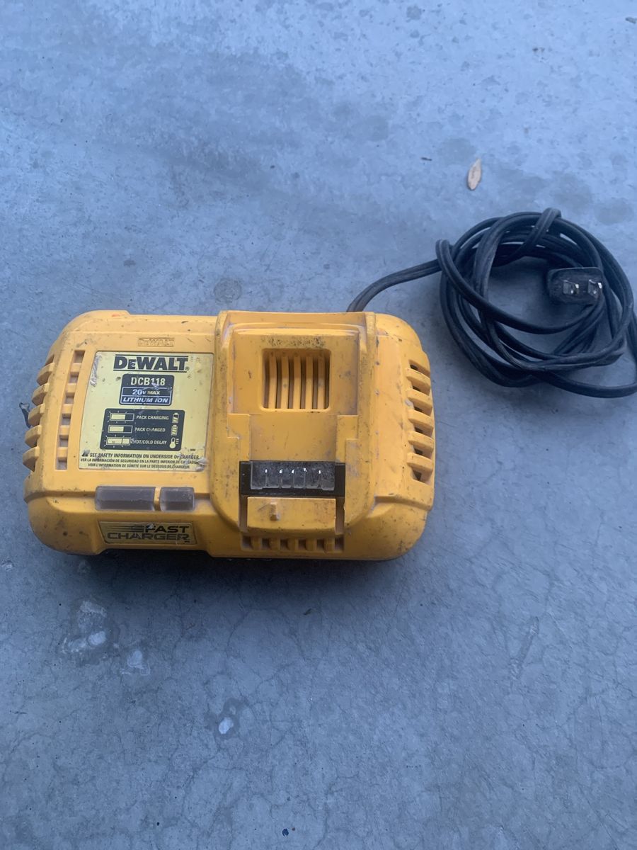 Dewalt DCB118 20V MAX Lithium Ion Fast Charger