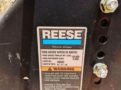 Reese Fifth Wheel Hitch 20,000lb with rails and pins