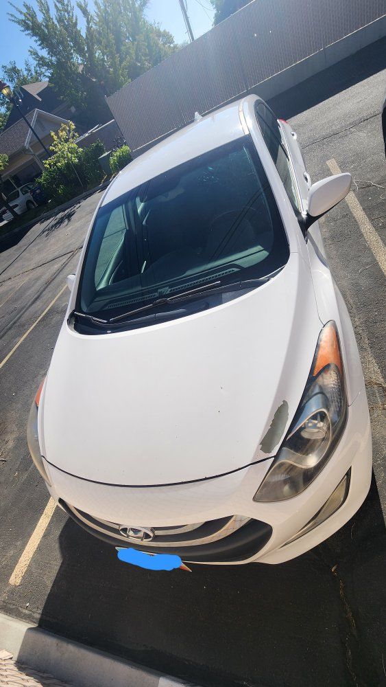White 2014 Hyundai Elantra GT Hatchback For Sale