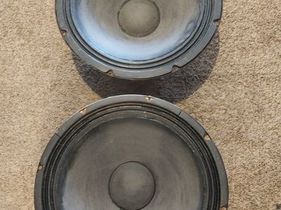 Vintage pair of 1960's UTAH MH15RC GUITAR SPEAKERS. Both work no tears in surrounds .