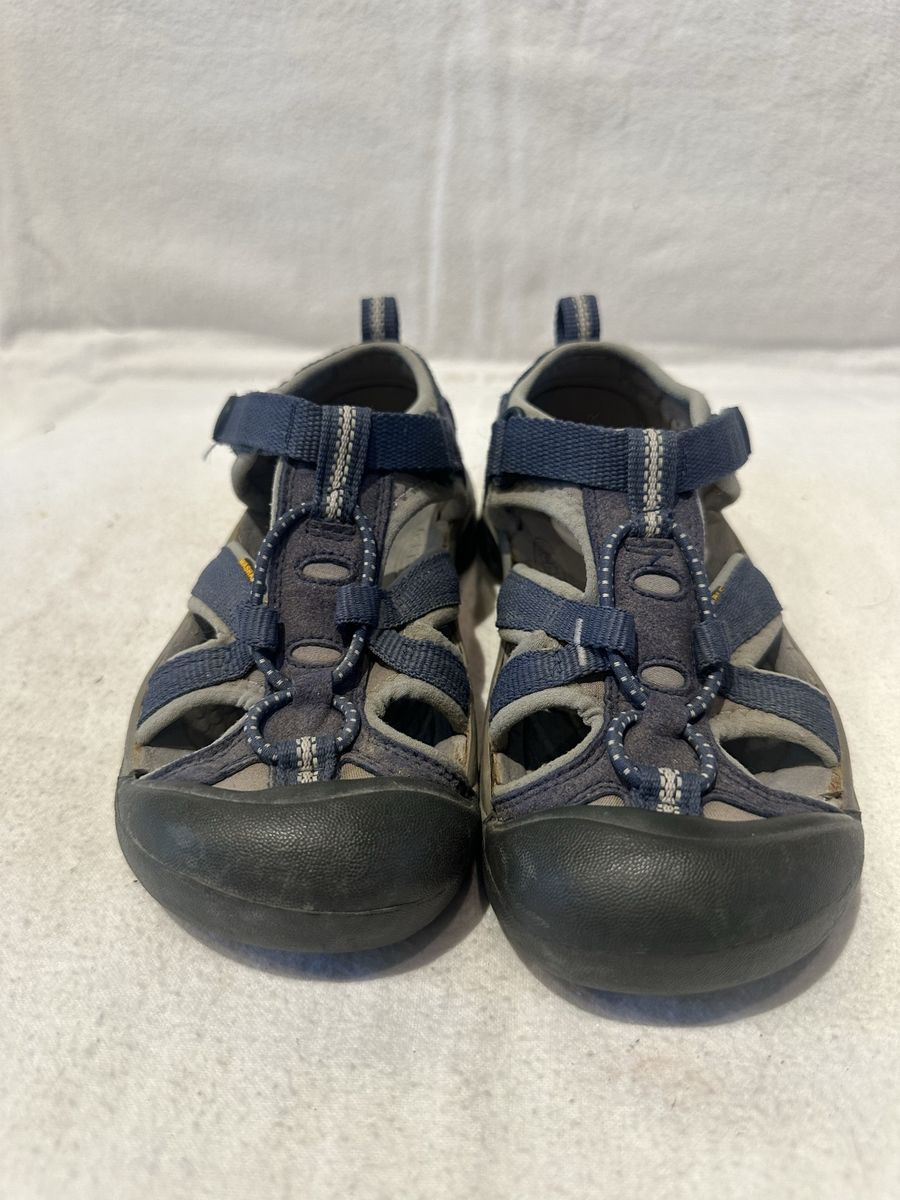 Keen youth size 1 navy, washable, hiking sandals