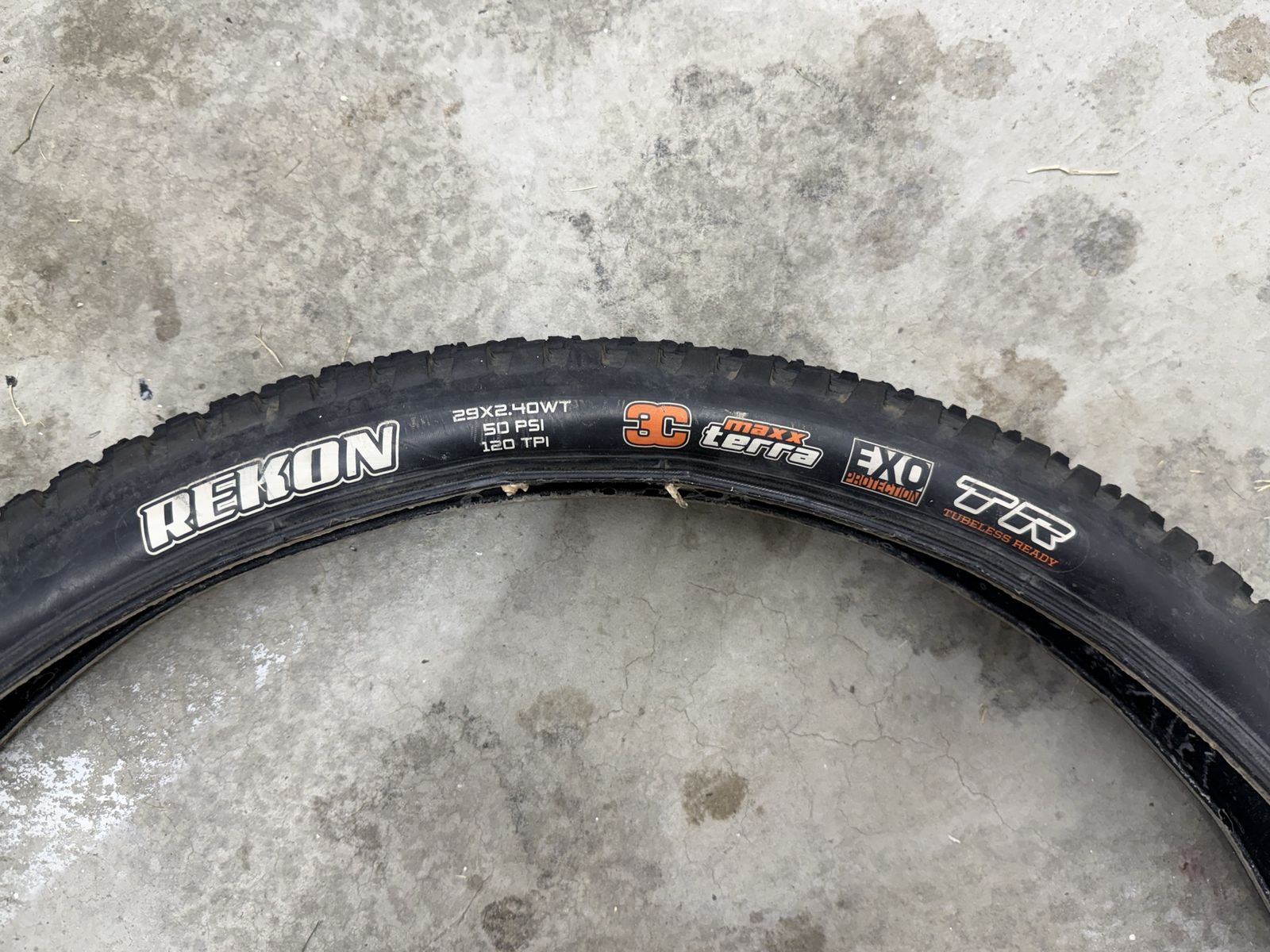 Used Maxxis Rekon 29x2.40 EXO TR MaxxTerra
