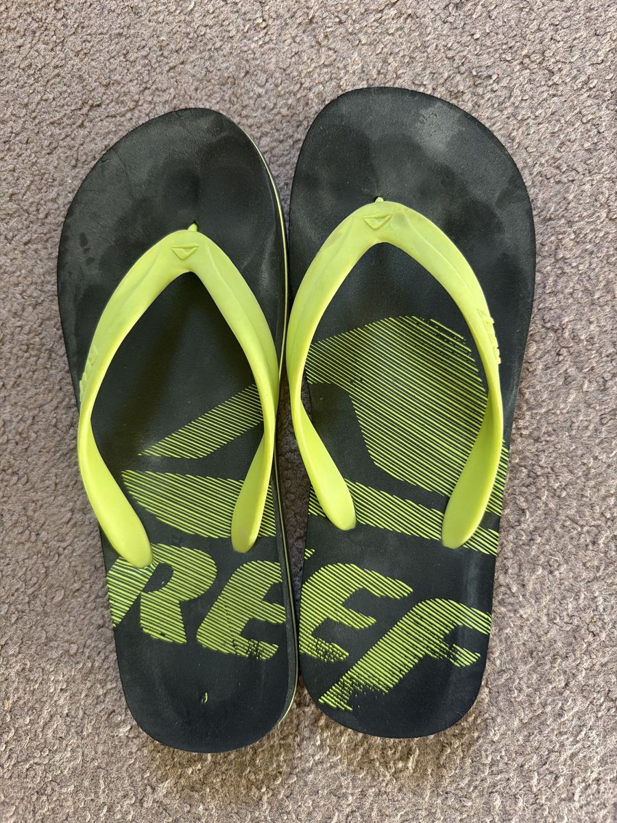 Reef Flip Flops Black and Neon Green Sandals Sz 9