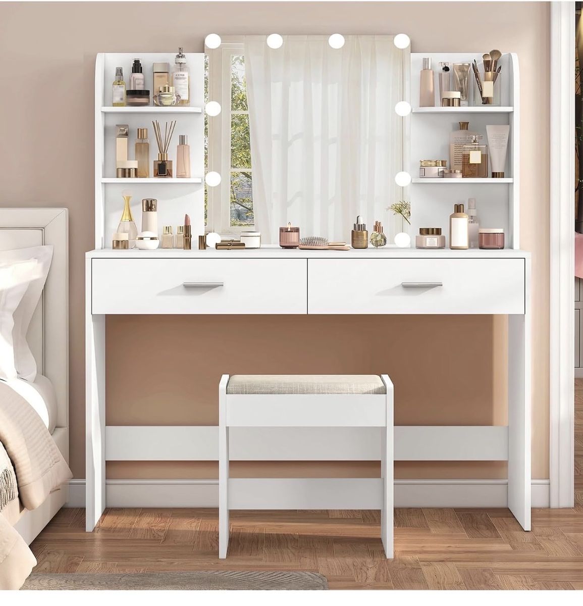 Usikey vanity with mirror and lights