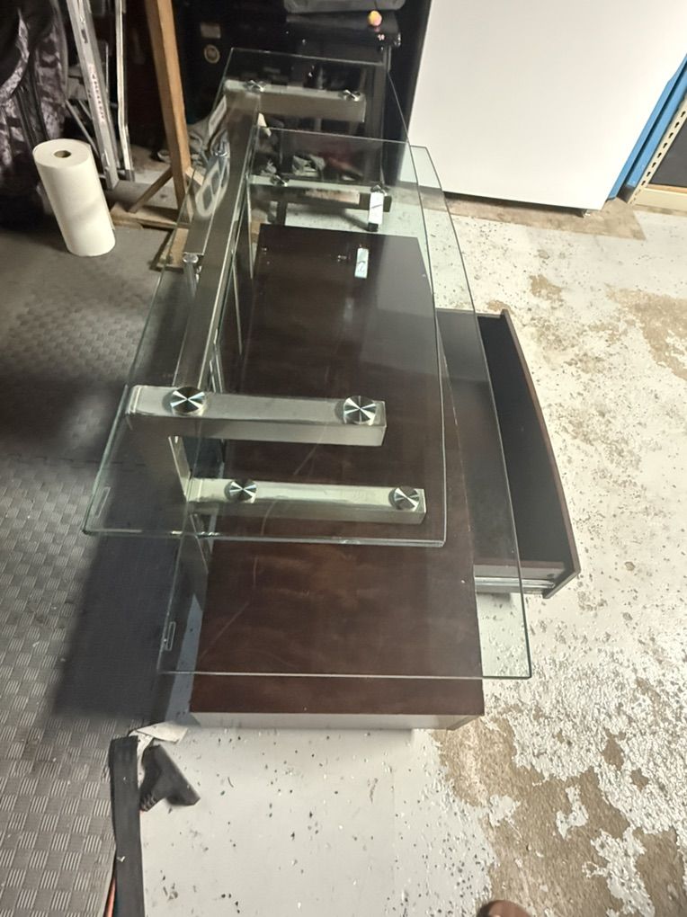 Main image 4