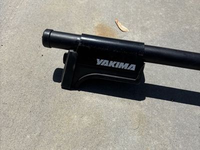 Yakima cross bars and brackets 48”
