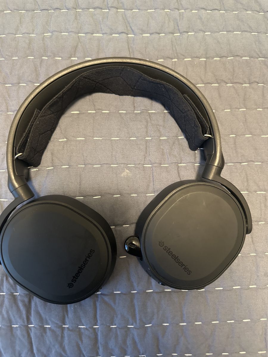 Steel series arctics 3 blue tooth wireless headset