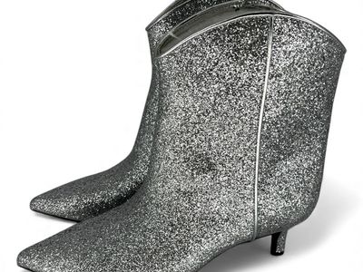 Size 5.5 "On 34th" Aatira Tulip booties silver/glitter