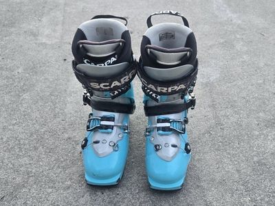 Scarpa Alpine Touring Sz 5.5-6 Ski Boots Mondo 23