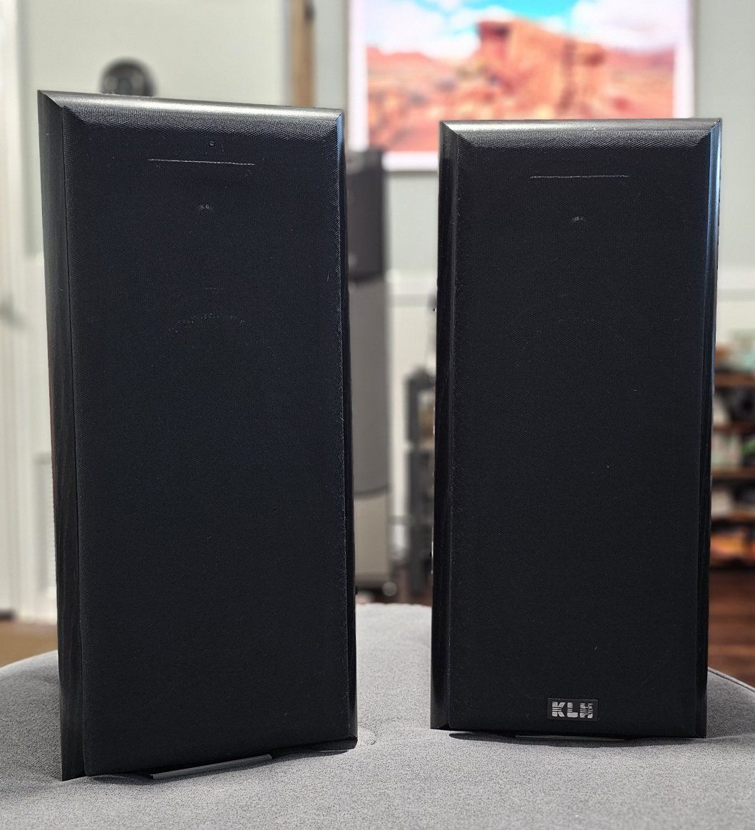 KLH Model 630 Bookshelf Speakers (Pair) – Classic New England Sound