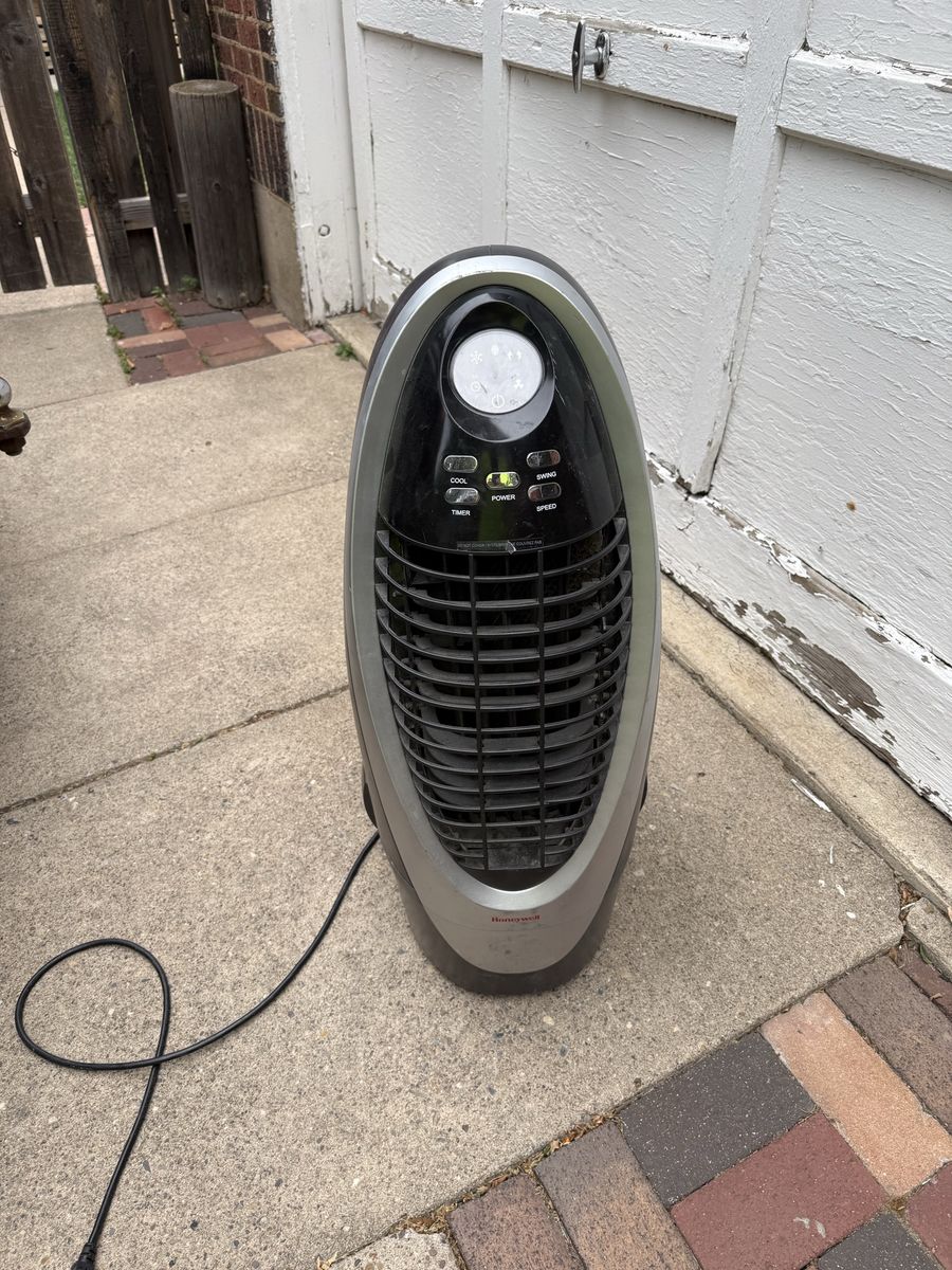 Honeywell Tower Fan with Remote Control - 3 Speed Oscillating Fan