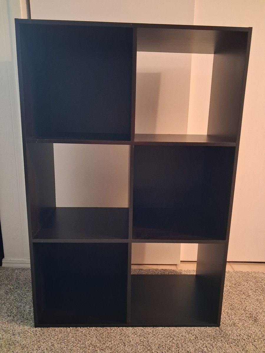 Dark brown bookcase/storage unit