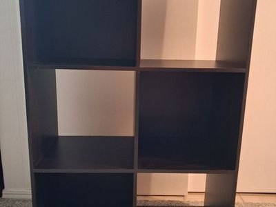 Dark brown bookcase/storage unit