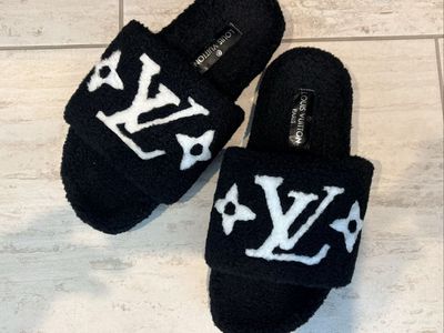 Beautiful Fluffy Non Slip Designer Slippers New