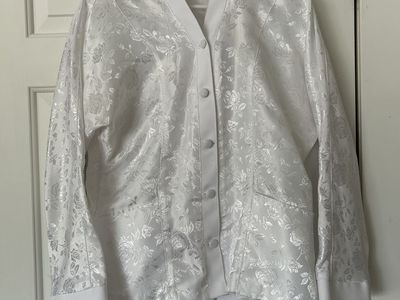 White Floral Jacquard Satin Jacket, Size 14 - elegant top for Use in Temple or other.