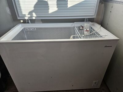 Amana 9.0 CF Chest Freezer