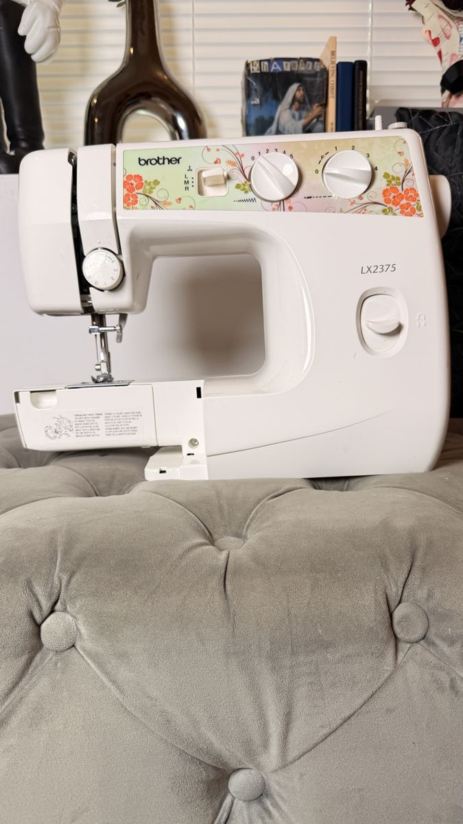 Brother LX2375 Free Arm Sewing Machine Floral Pattern Plastic White
