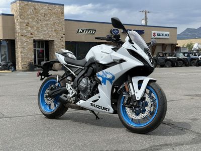2026 Suzuki GSX-8R Pearl Tech White - S00005