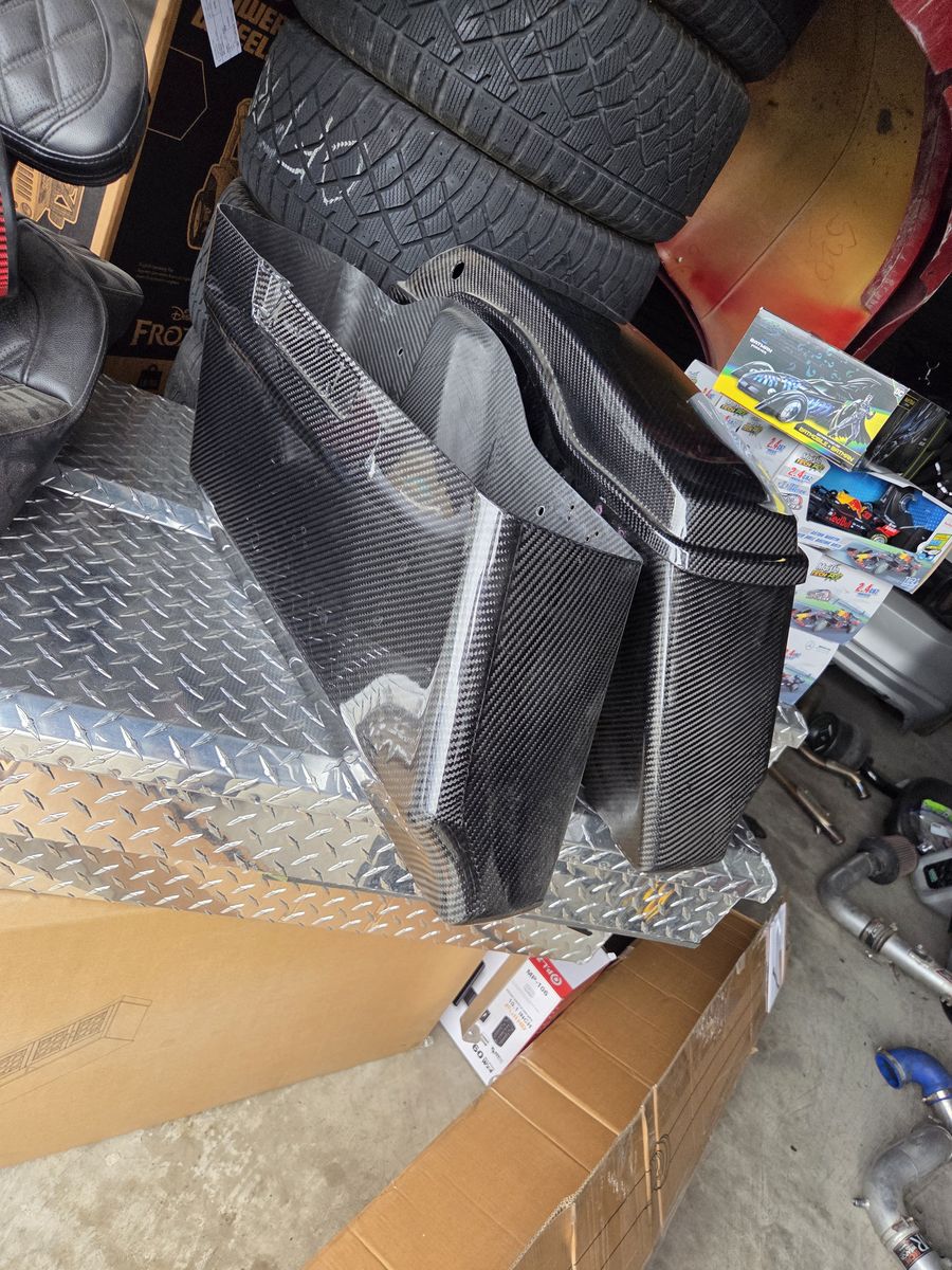 Haley Davidson carbon fiber boxes set