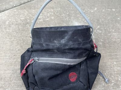 MOCo Black Climbing Chalk Bag with Drawstring Closure and Zippered Pocket