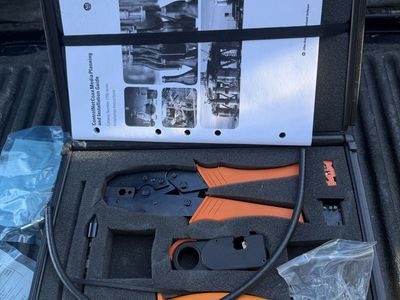 Allen-Bradley Rockwell Automation ComponentNet Crimp Media Cable Assembly Tool Kit with Manual and CCTV REMOTE HANDHELD MONITOR