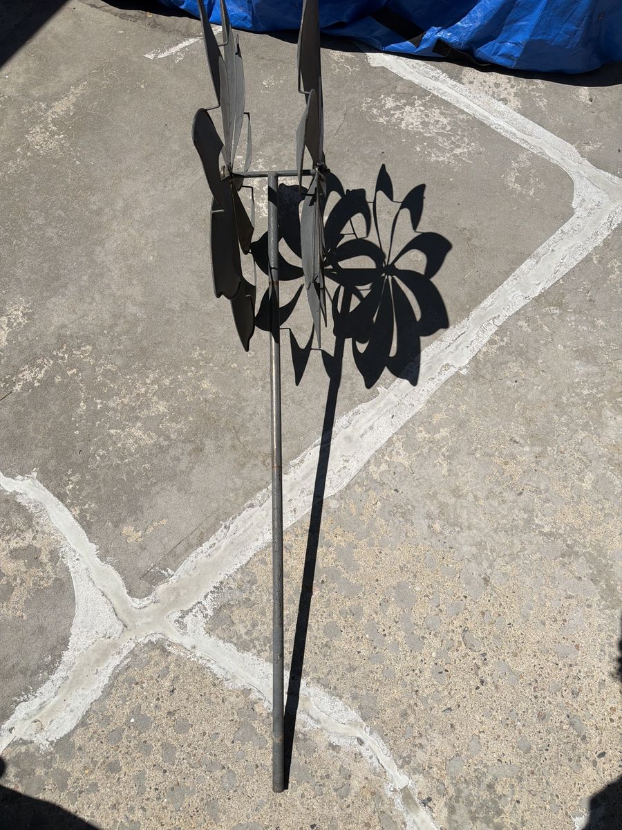 decorative  Wind wheel wind, chime, 5 feet tall