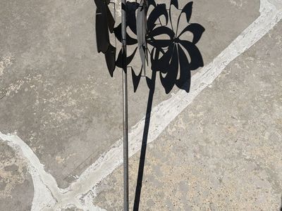 decorative Wind wheel wind, chime, 5 feet tall