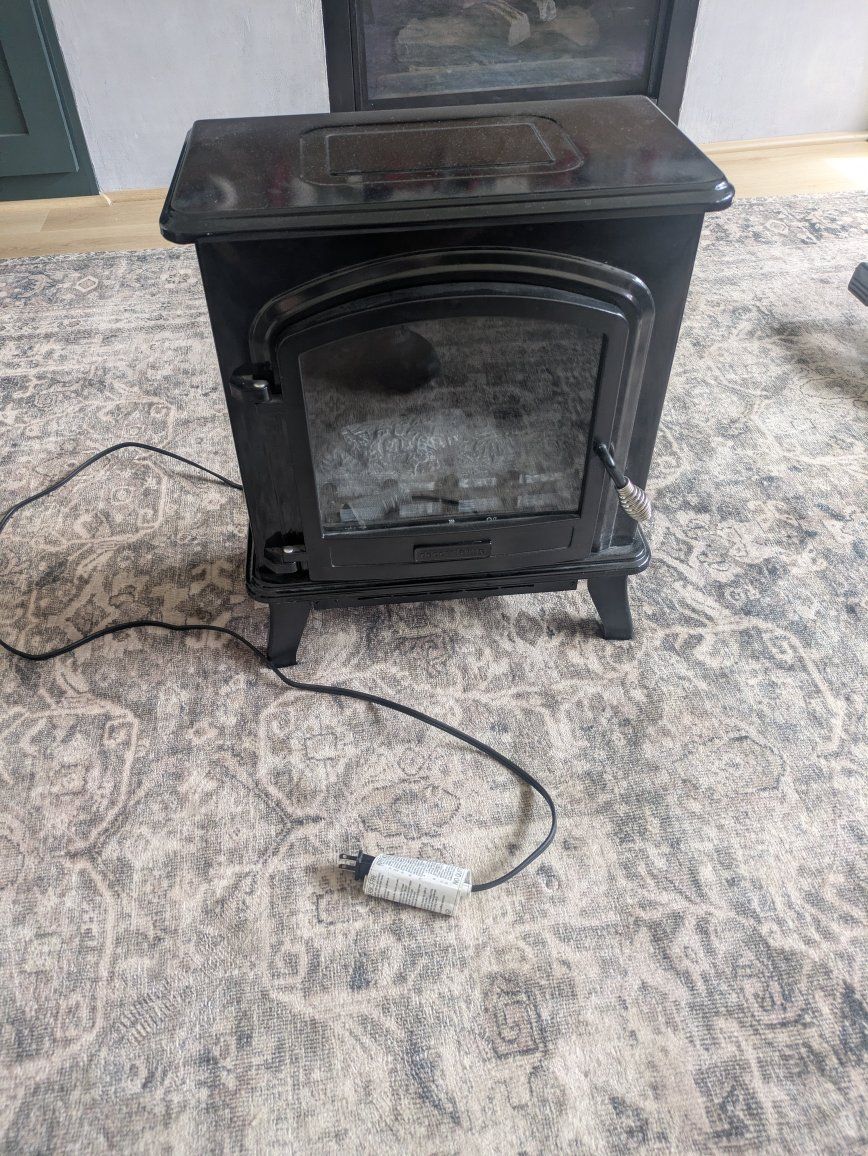 Decorflame Black Electric Fireplace Stove with Realistic Log Effect