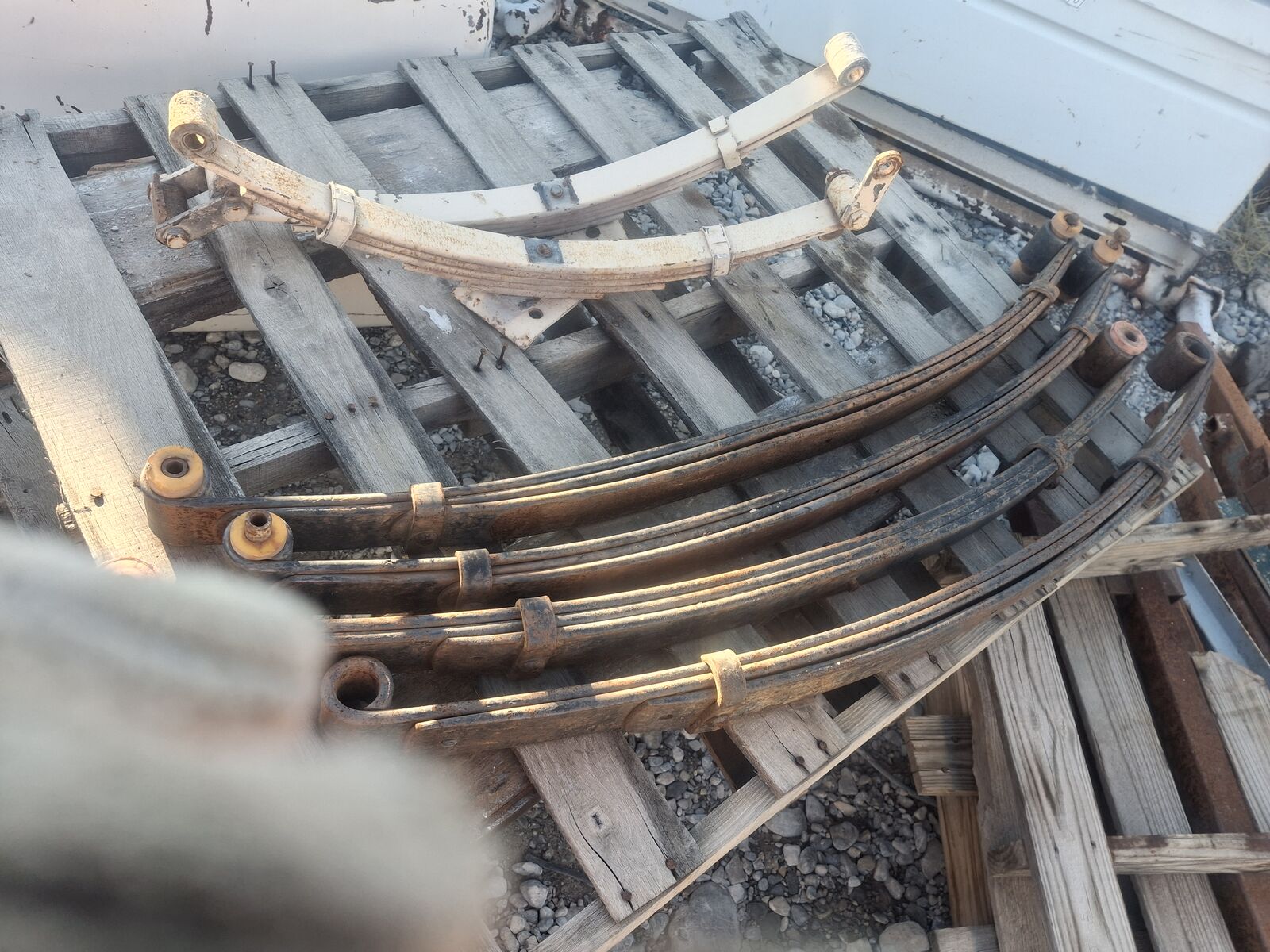 LEAF SPRINGS, CHEVY TRUCK & TRAILER SPRINGS