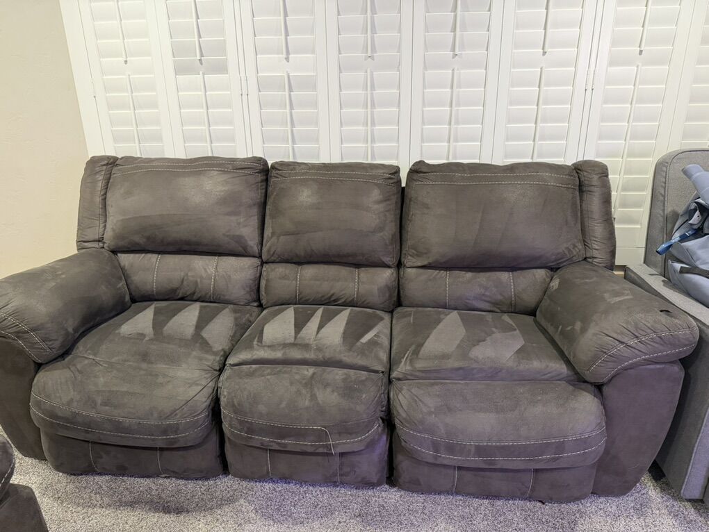 Comfortable Brown Couch And Loveseat With Recliner