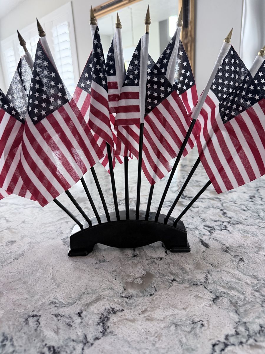 Small US American Flag Tabletop Display with 10 Flags and Black Stand