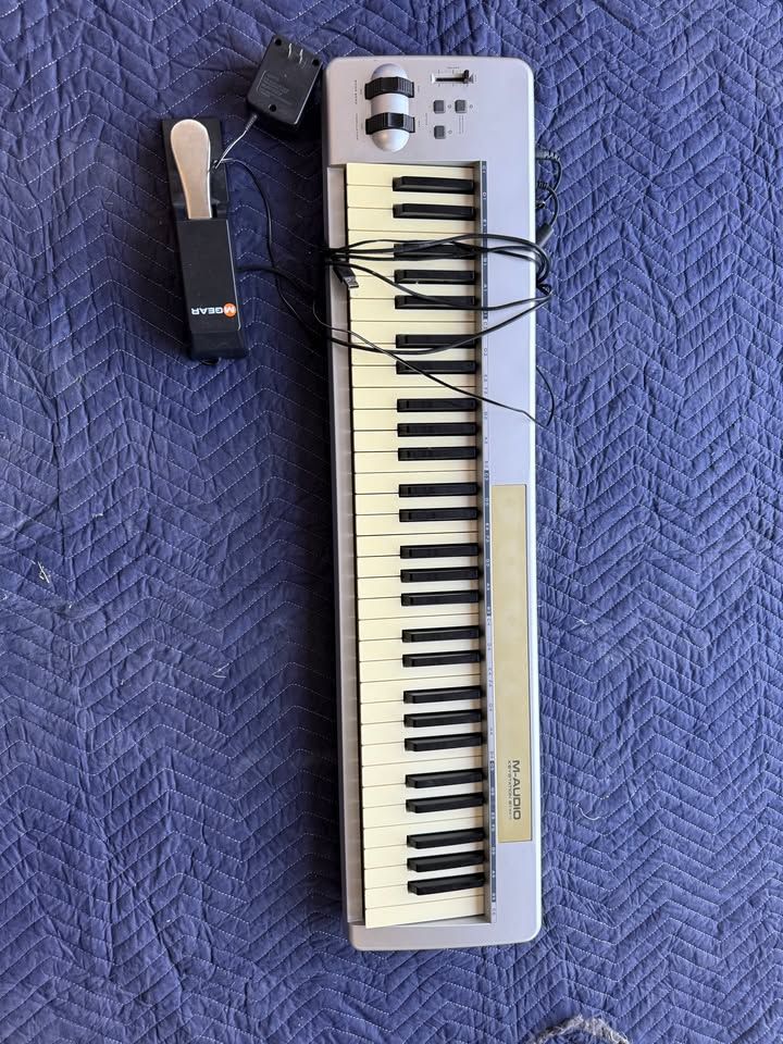 M-Audio Keystation 61es USB MIDI Keyboard Controller