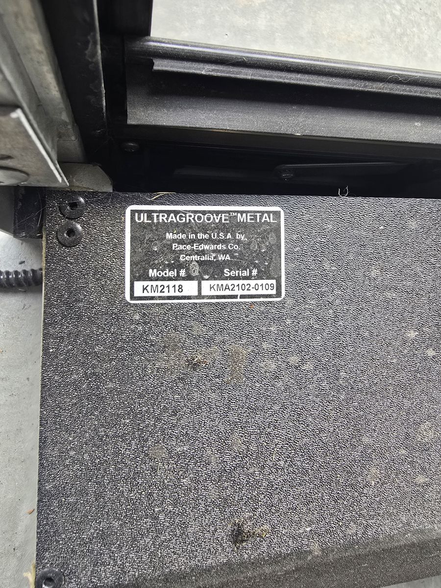 Pace Edward's Ultragroove Metal Tonneau Cover