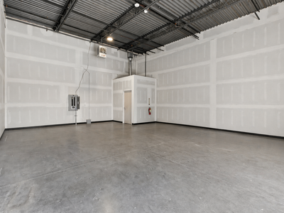 Private Warehouse in Springville