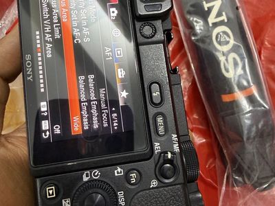 Sony A6400, lens kit 16-50mm oss included