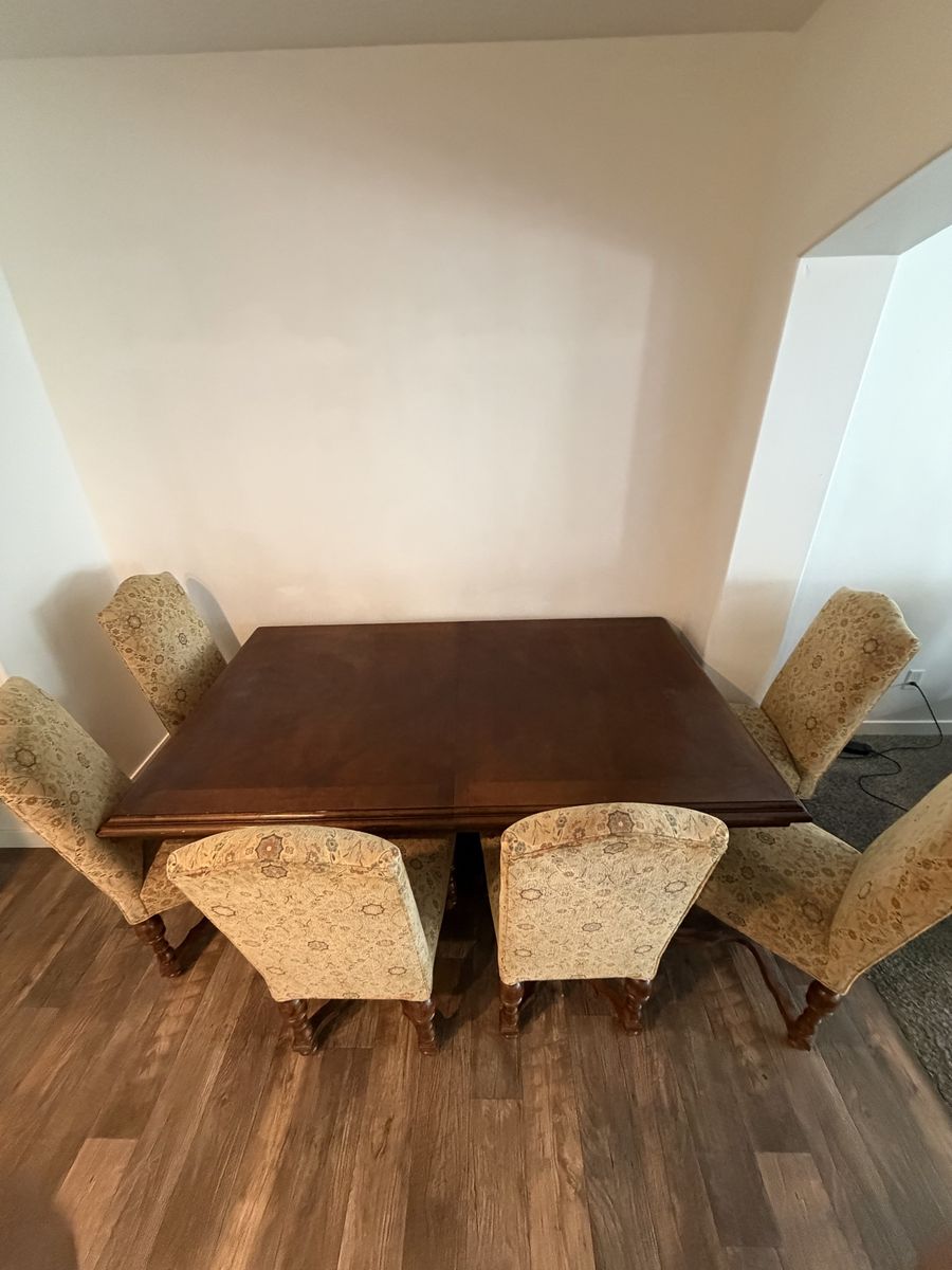 Dining room Table and Chairs