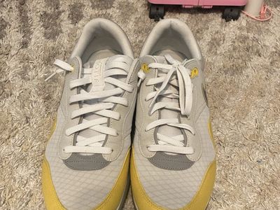 Nike Air Max Dawn Light Bone Yellow DD3697-001 Men's Size 10.5 Running & Casual Shoes
