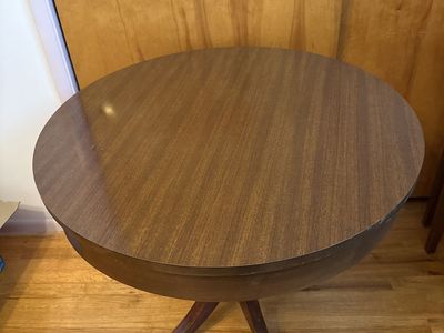 Round Wood Pedestal Accent Table - Vintage Style Side Table