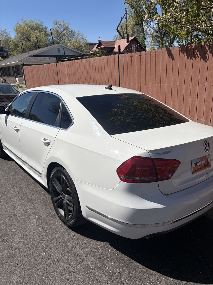 2014 Volkswagen Passat 3.6L V6 SEL Premium
