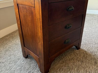 Beautiful Solid Wood Nightstand / End Table – Good Condition