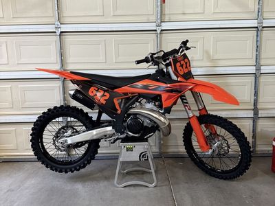 2025 KTM 300 SX Dirt Bike - 2-Stroke, Excellent Condition 12.9 hours