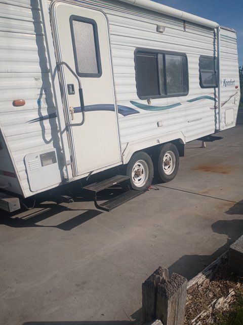 2002 bumper pool 21 ft trailer