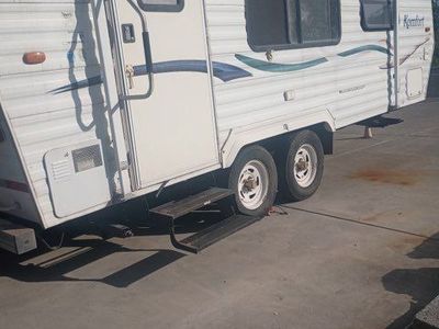 2002 bumper pool 21 ft trailer