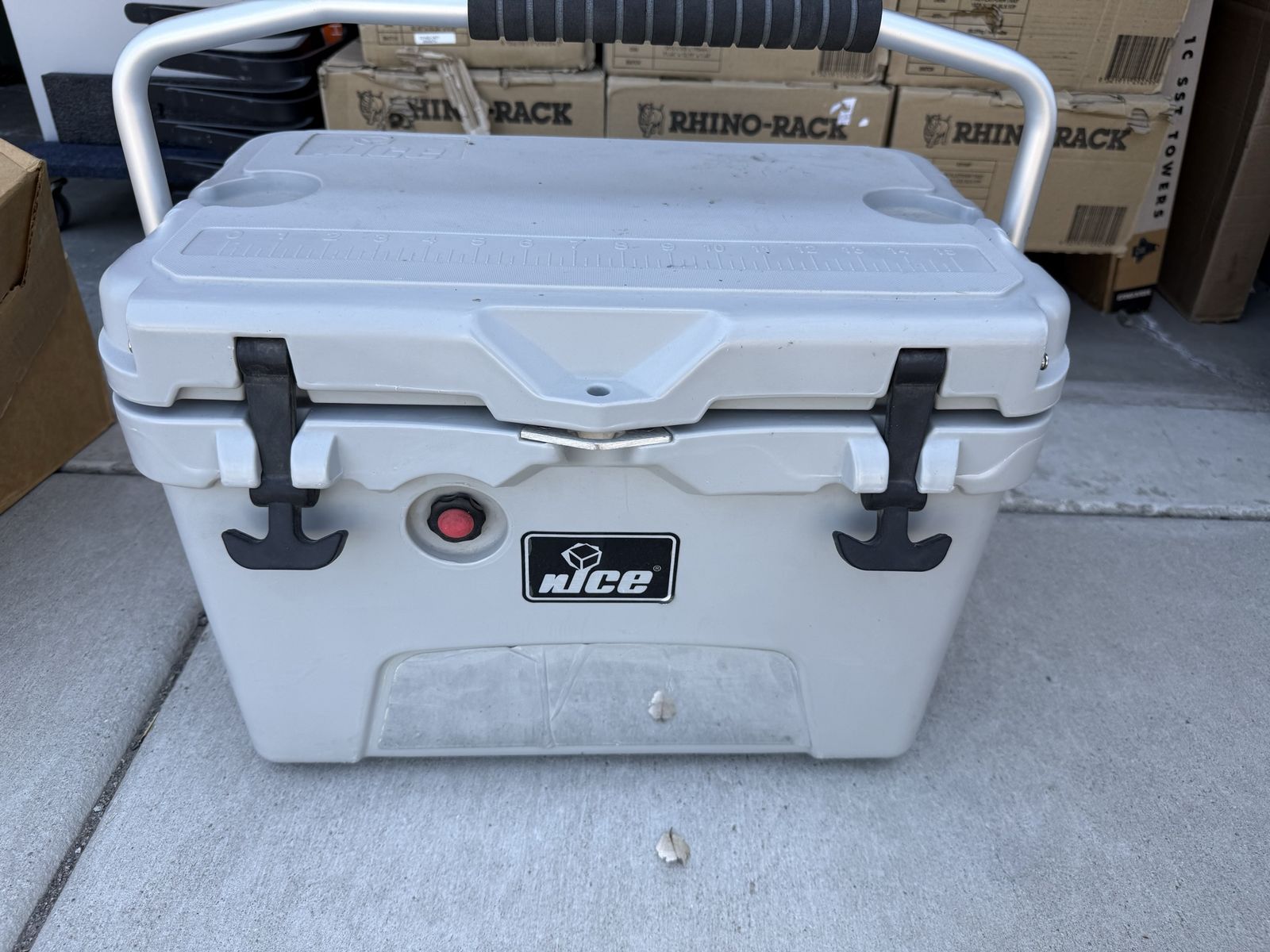 nICE 20 Quart Cooler - Like Yeti and RTIC