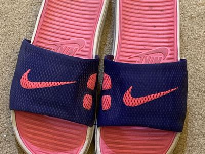 Nike slides